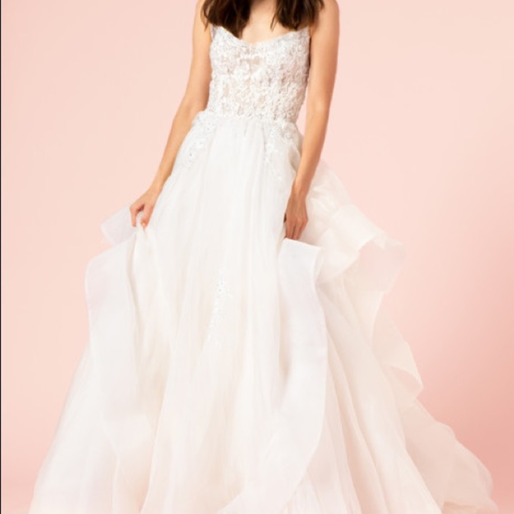 Monique Lhuillier Wedding Dress - Bliss Collection